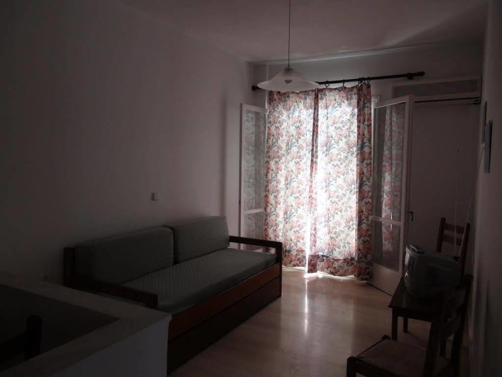 Aparthotel Filoxenia &