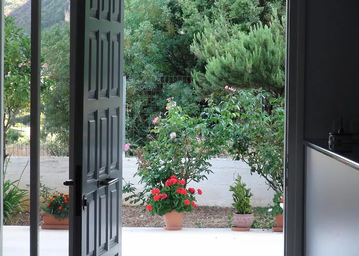 Filoxenia Hotel & Apartments